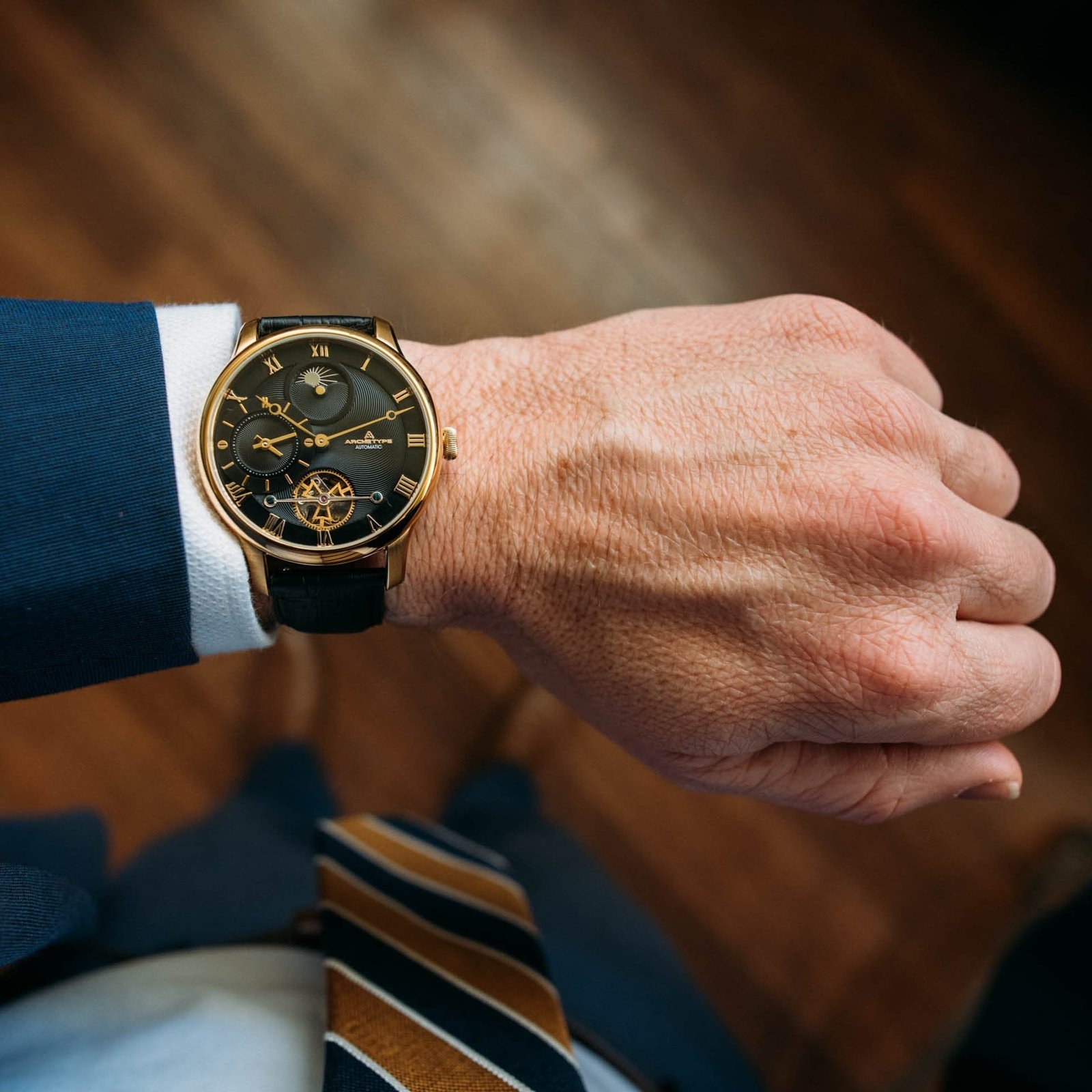 Archetype Dorian Automatic Gold Black - Image 4