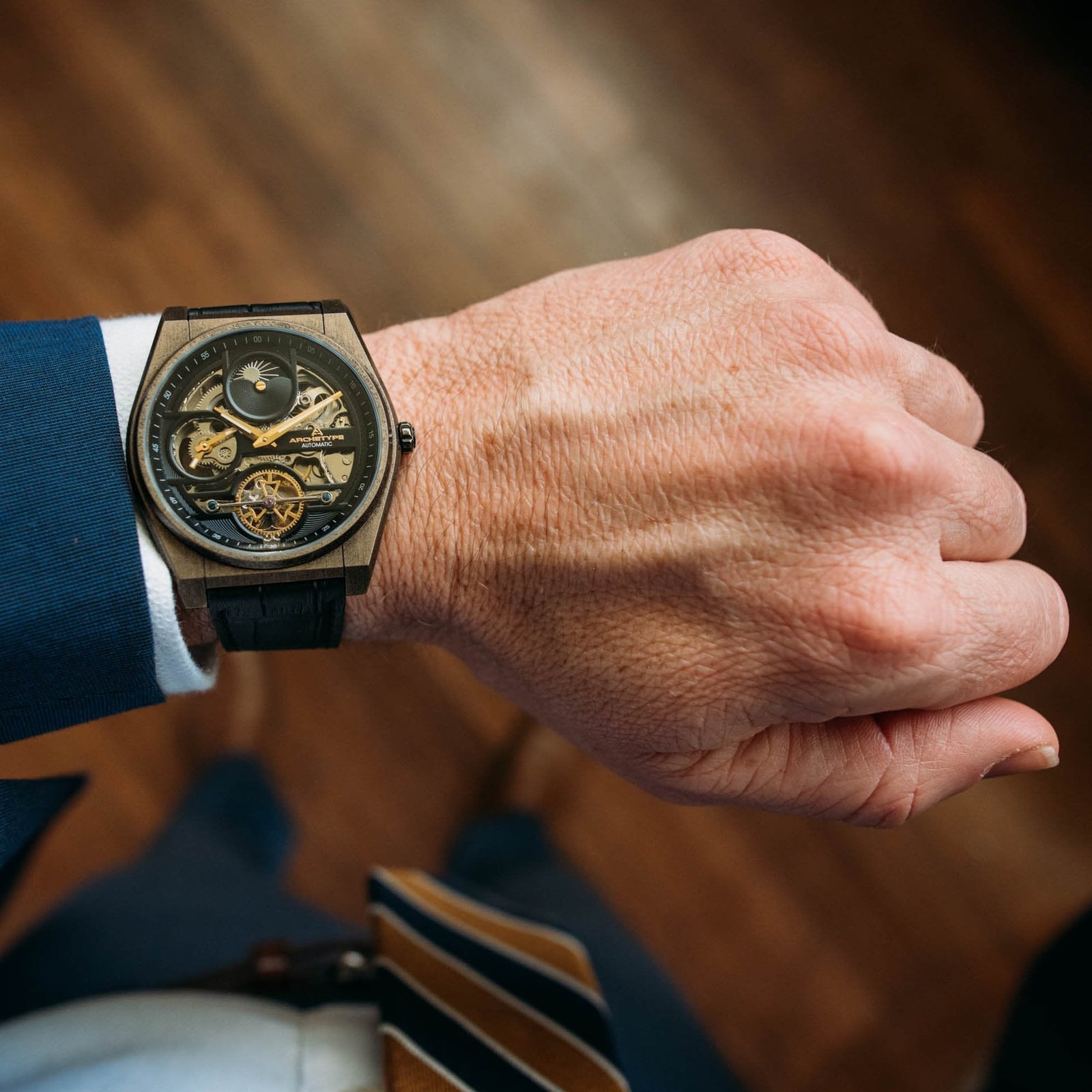 Archetype Rogue Automatic Antique Brass Black - Image 4